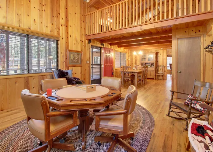 Bear's Den 2 Mi To Pinetop Cc: Ski, Sled, Hike! Holiday home *