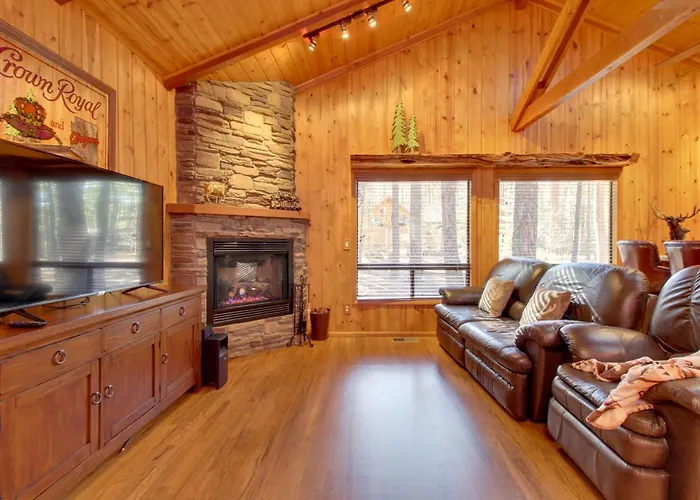 Bear's Den 2 Mi To Pinetop Cc: Ski, Sled, Hike! Holiday home