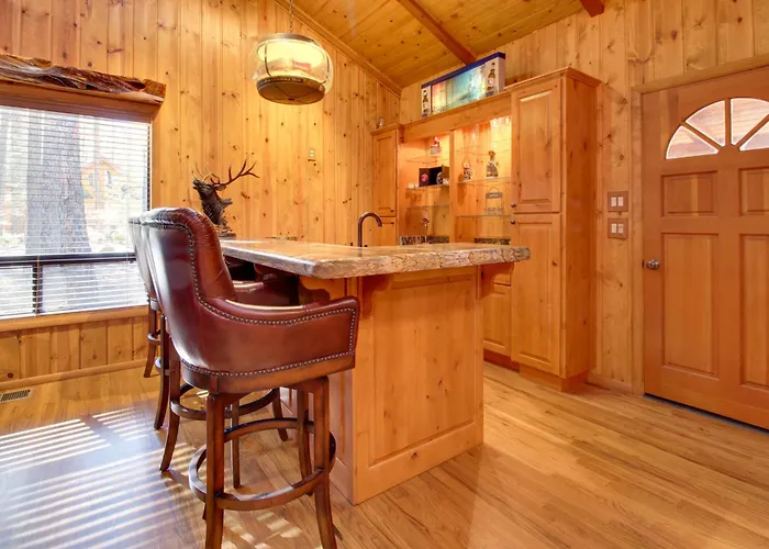 Bear's Den 2 Mi To Pinetop Cc: Ski, Sled, Hike! Holiday home Indian Pine