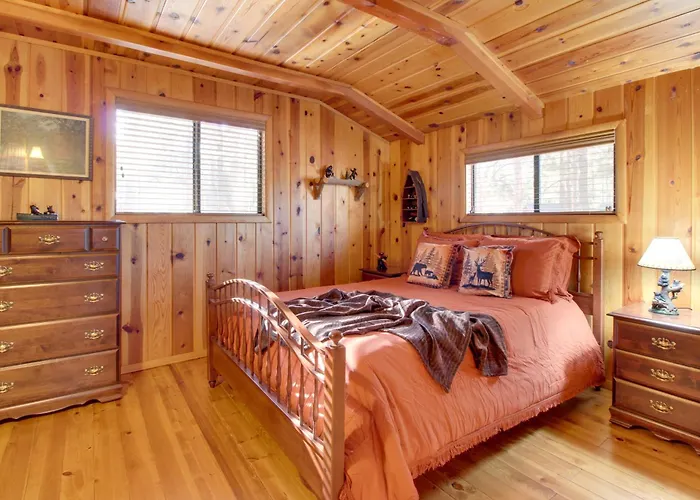 Holiday home Bear's Den 2 Mi To Pinetop Cc: Ski, Sled, Hike! Indian Pine