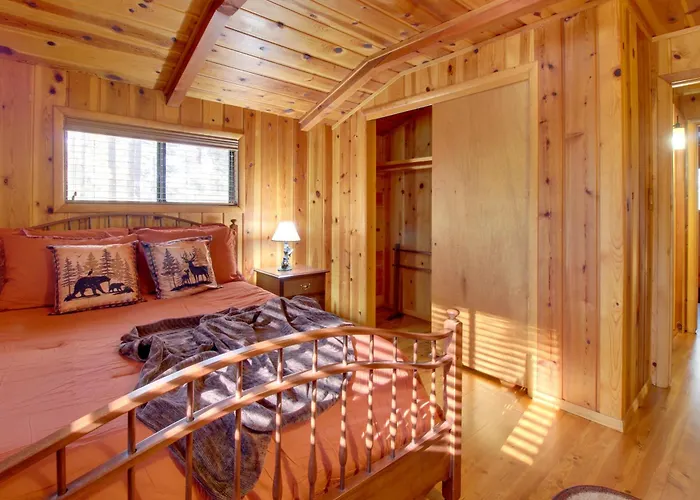 Bear's Den 2 Mi To Pinetop Cc: Ski, Sled, Hike! Holiday home